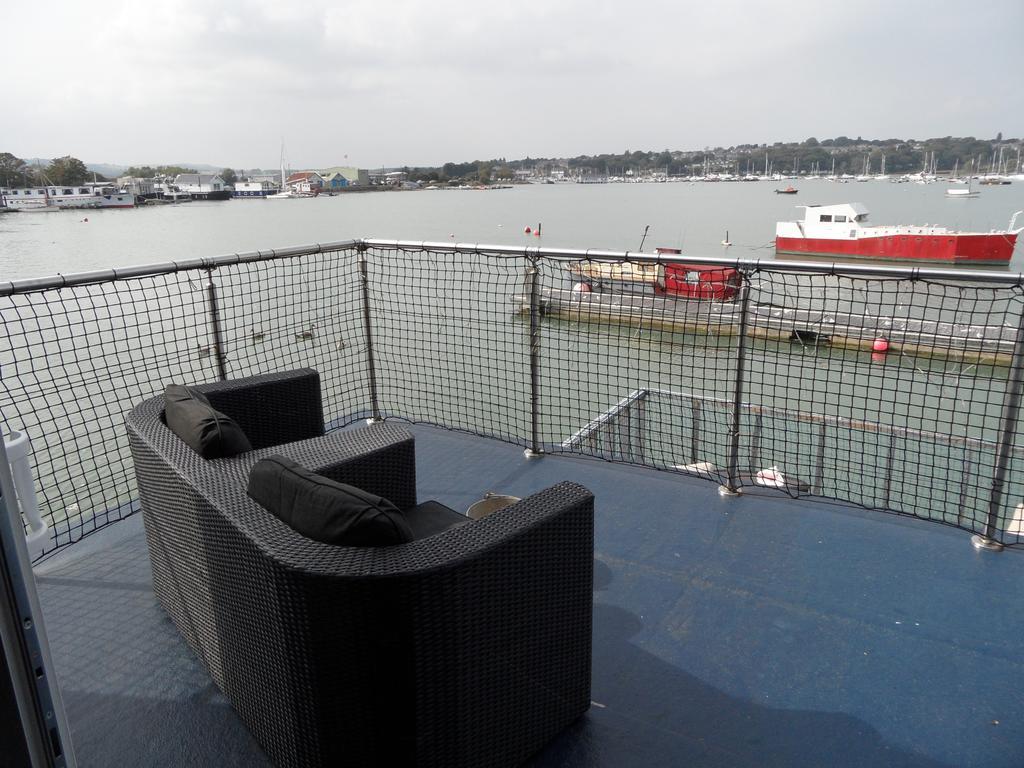مبيت وإفطار نيوبورت Houseboat Harbourside View الغرفة الصورة